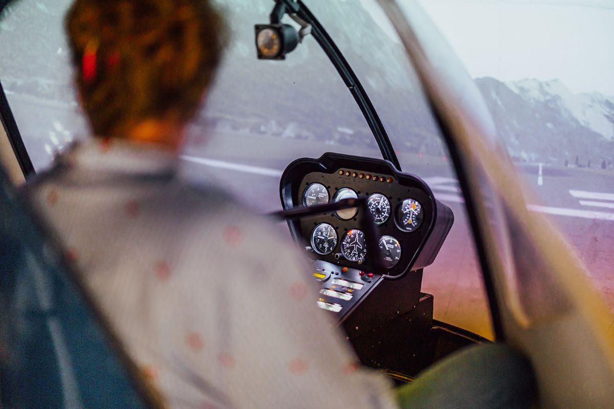 Robinson R22 helicopter simulator - Image 2