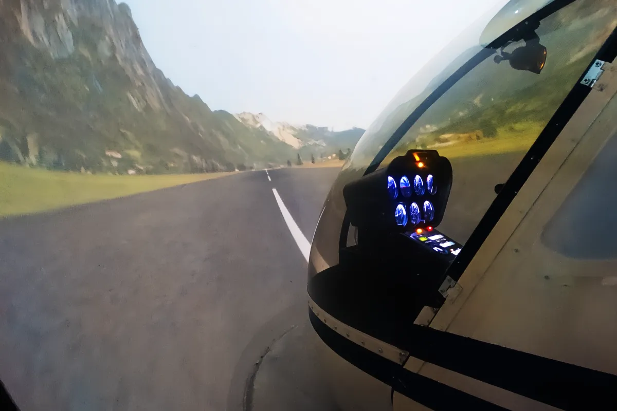 Robinson R22 helicopter simulator - Image 3